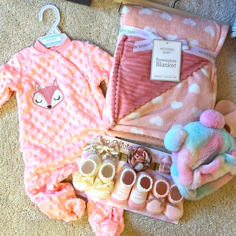 Baby girl winter clothing bundle 0-3 months